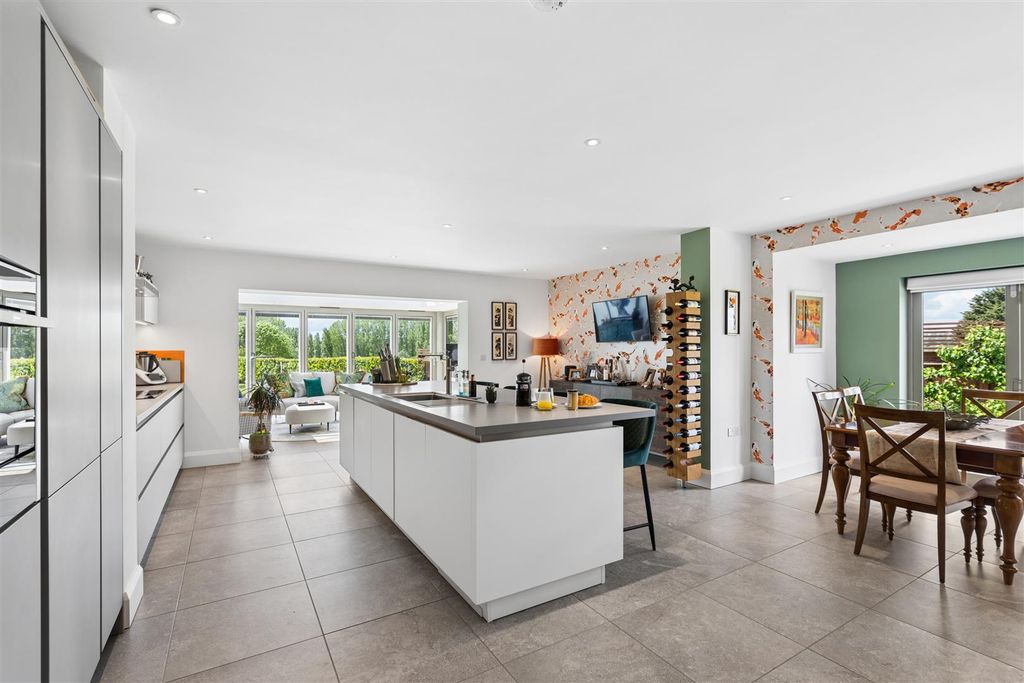 Property photo 3 of 48 Kitchen/Dining Room/Orangery