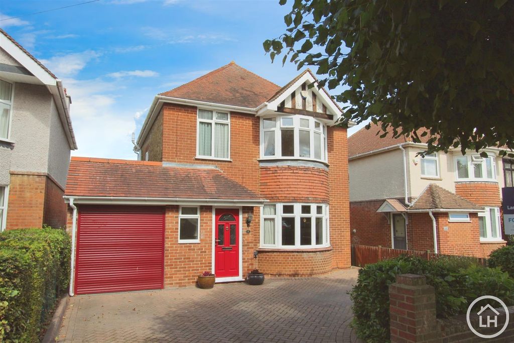 Property photo 1 of 17 External