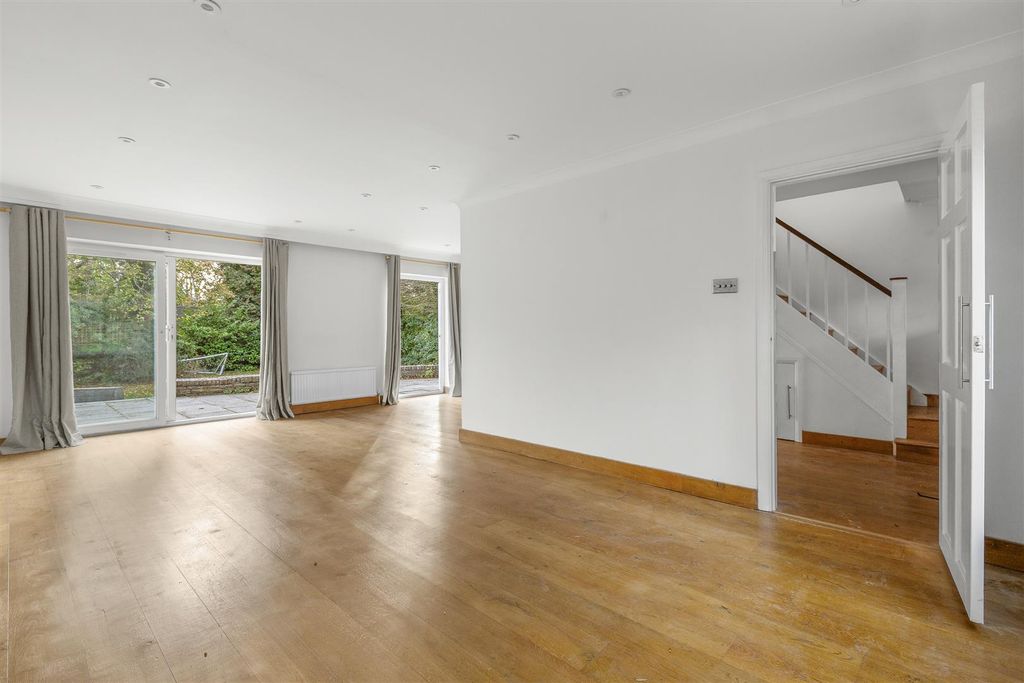 Property photo 2 of 14 Living Room