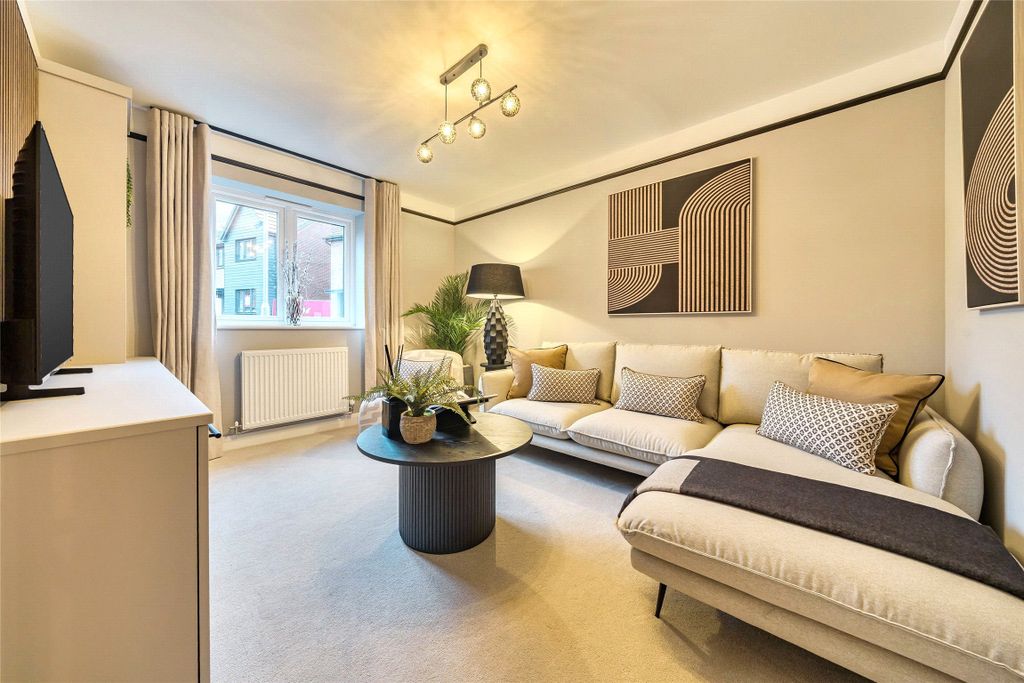 Property photo 3 of 11 Show Home