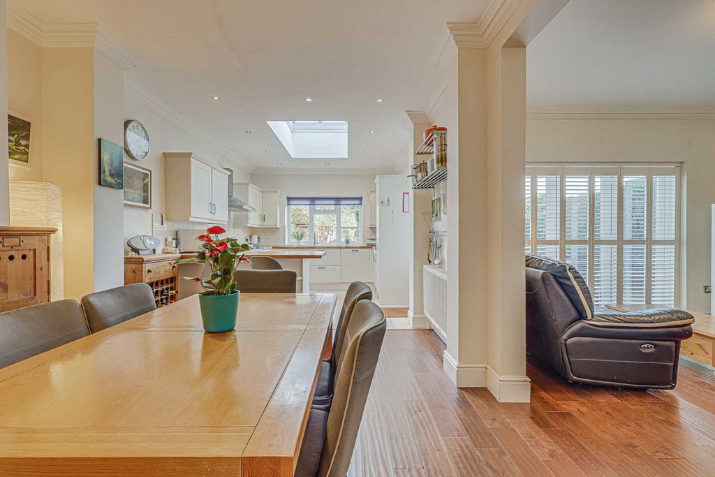 Property photo 2 of 46