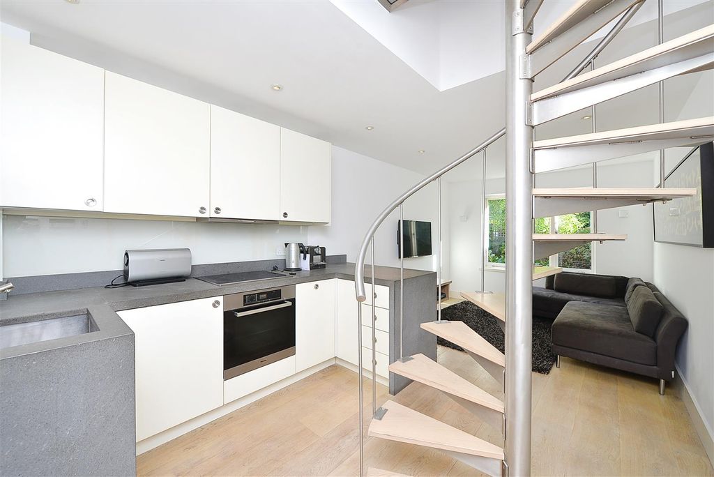 Property photo 2 of 18 Clifton Hill-13.Jpg