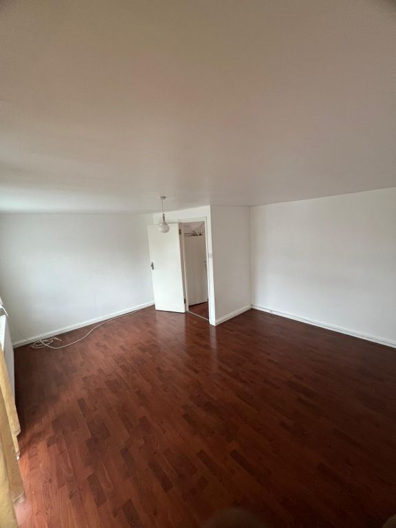 Property photo 1 of 7 3 Bed Flat To Rent Douglas Road, London N22