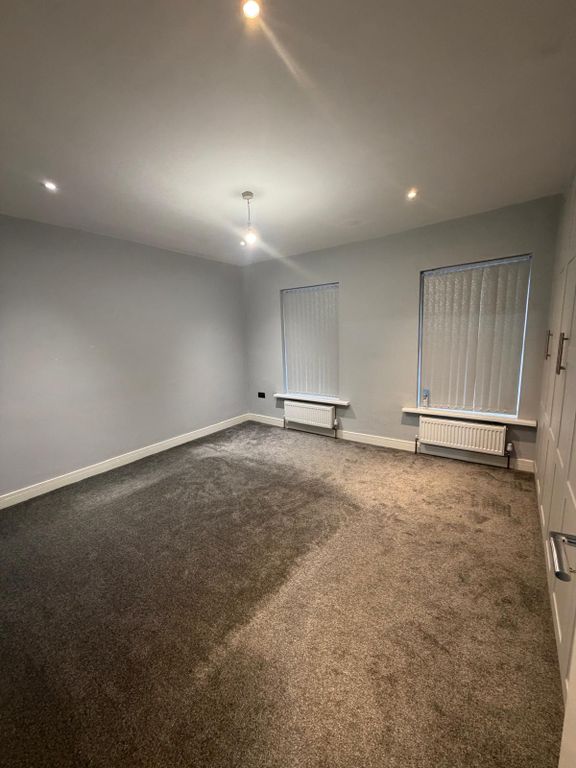 Property photo 3 of 12 Gallery