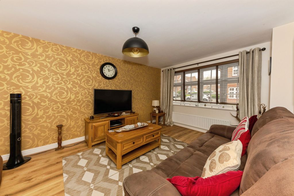 Property photo 2 of 15