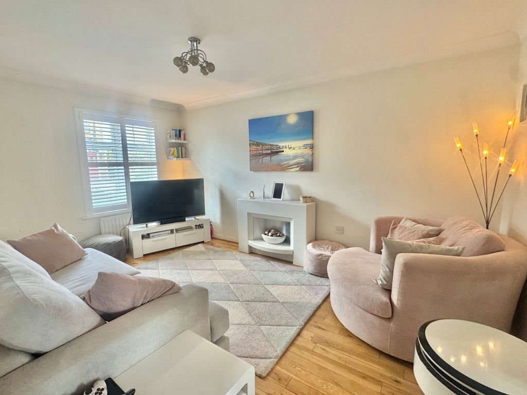 Property photo 3 of 15 Living Room