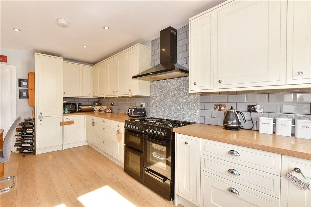 Property photo 3 of 13 Kitchen