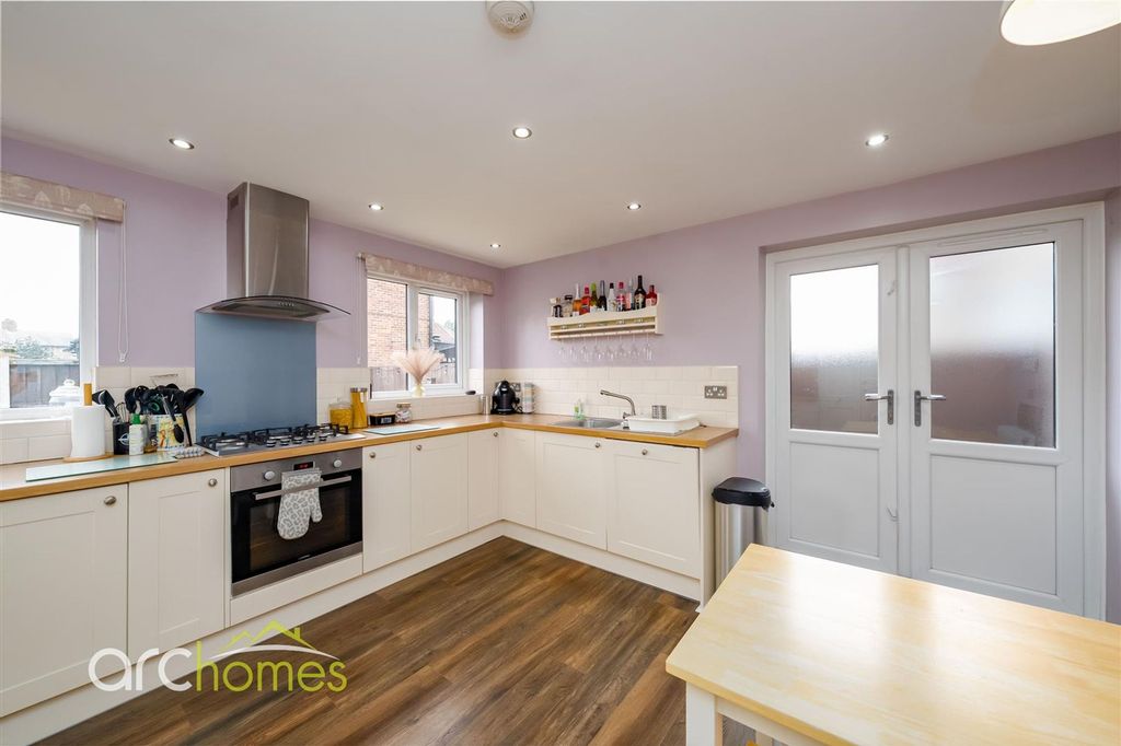 Property photo 3 of 31 Manor-9.Jpg