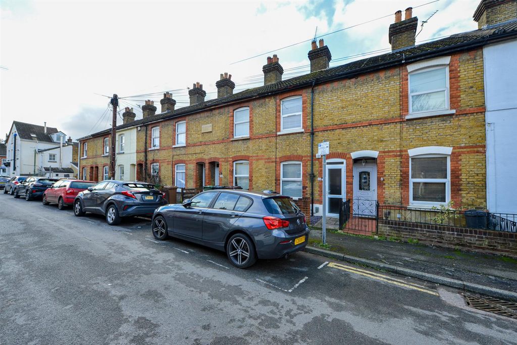 Property photo 3 of 11 Cross Street, Maidstone10.Jpg