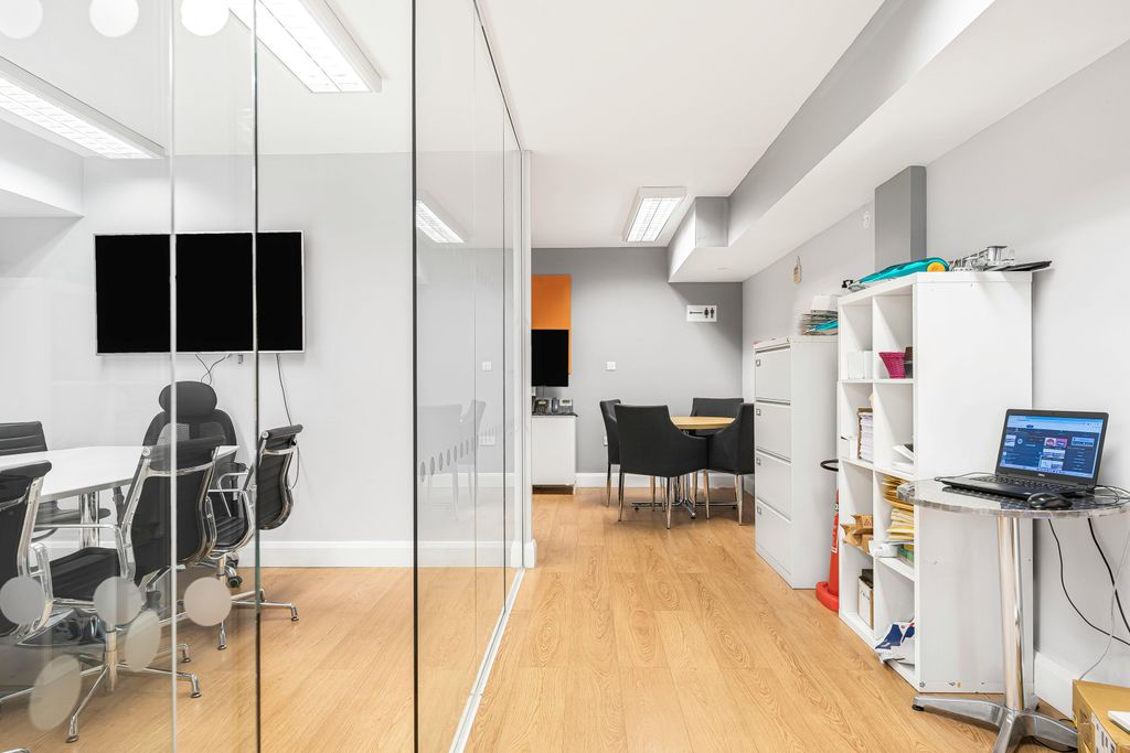 Property photo 3 of 28 11_44979.Jpg