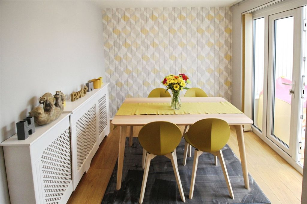 Property photo 3 of 16 Dining Room