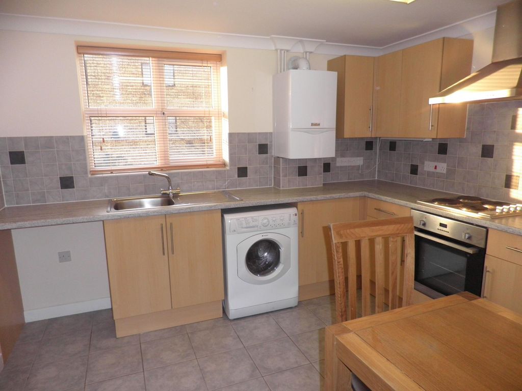 Property photo 2 of 6 Kitchen