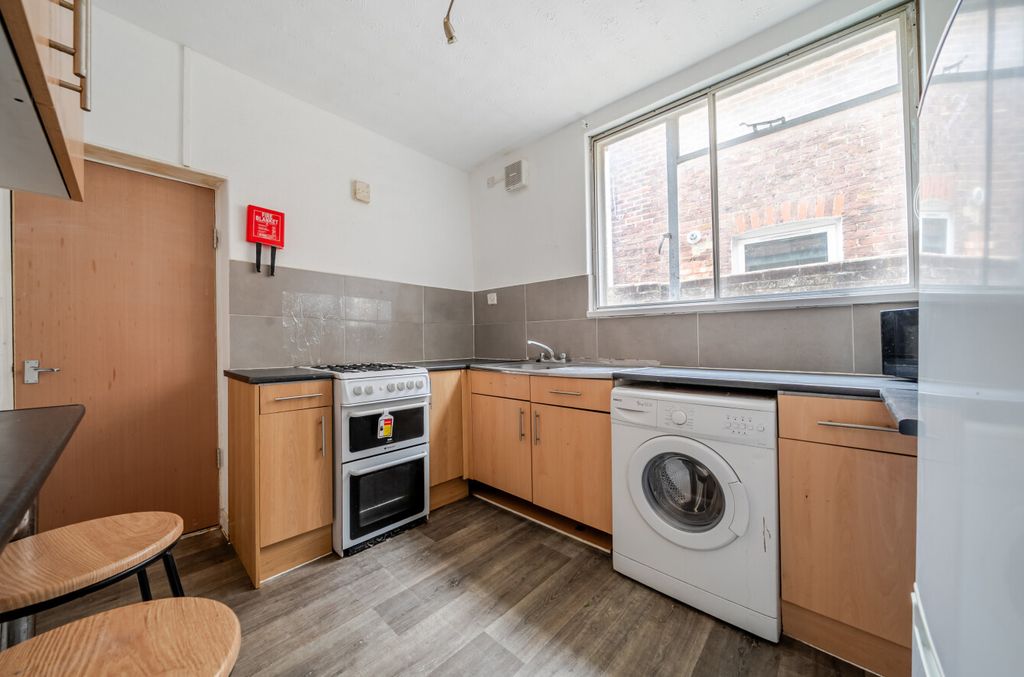 Property photo 3 of 9 1514497-5-6A907d2...