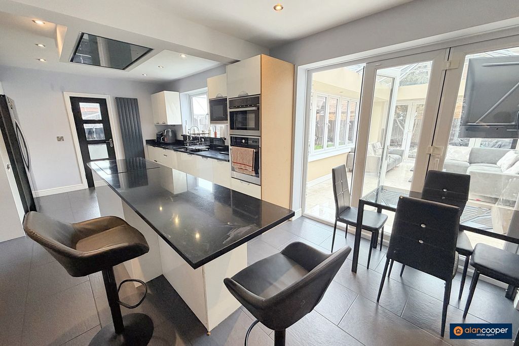 Property photo 3 of 26 4641103