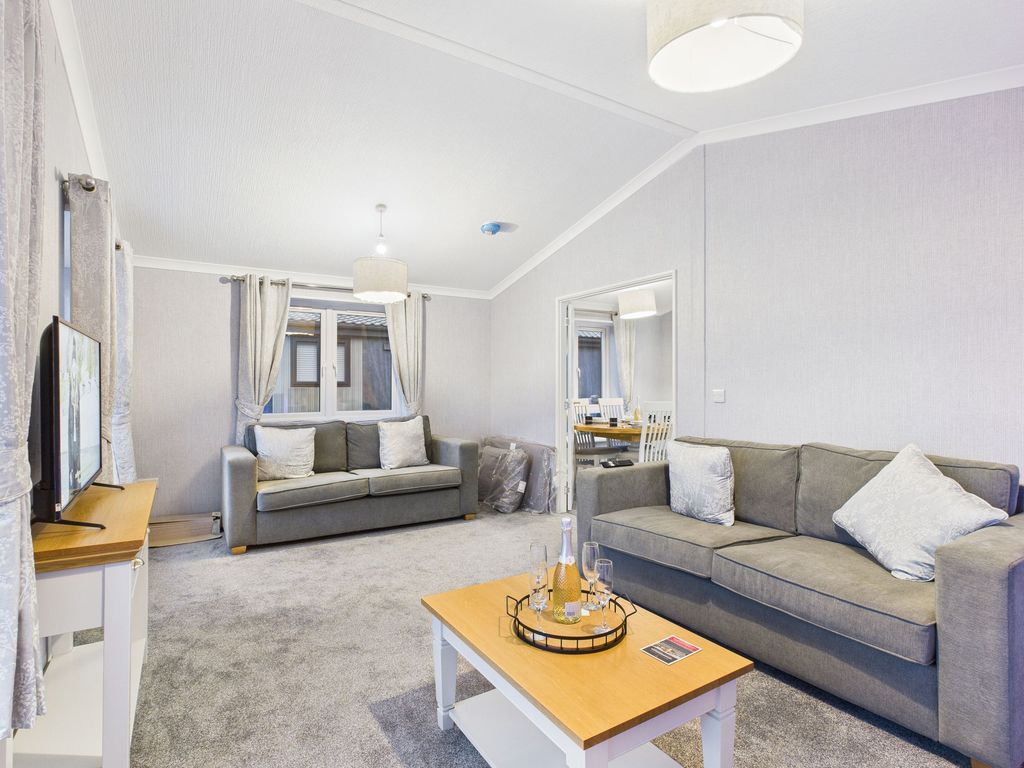 Property photo 2 of 15 Living Room