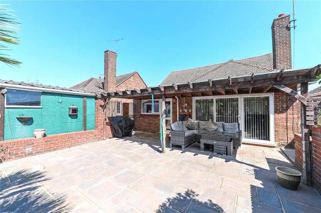 Property photo 2 of 19 Picture No. 18