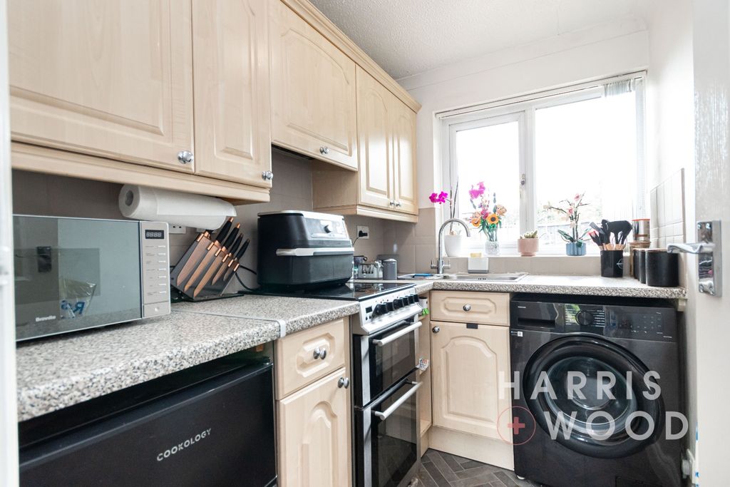 Property photo 3 of 15 4393804