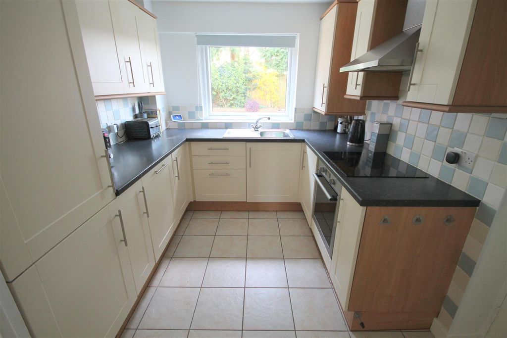 Property photo 3 of 26 Fc Kitchen B.Jpg