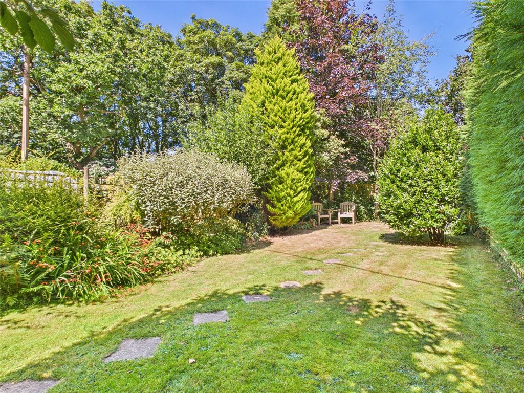 Property photo 2 of 18 Picture No. 13
