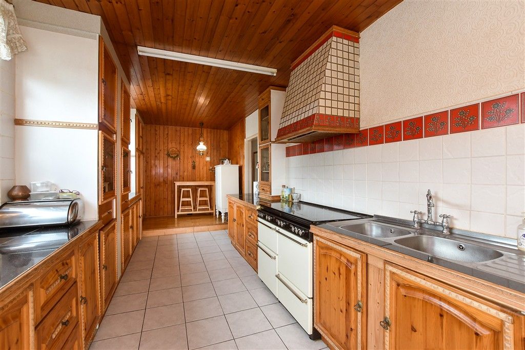 Property photo 3 of 21 Kitchen