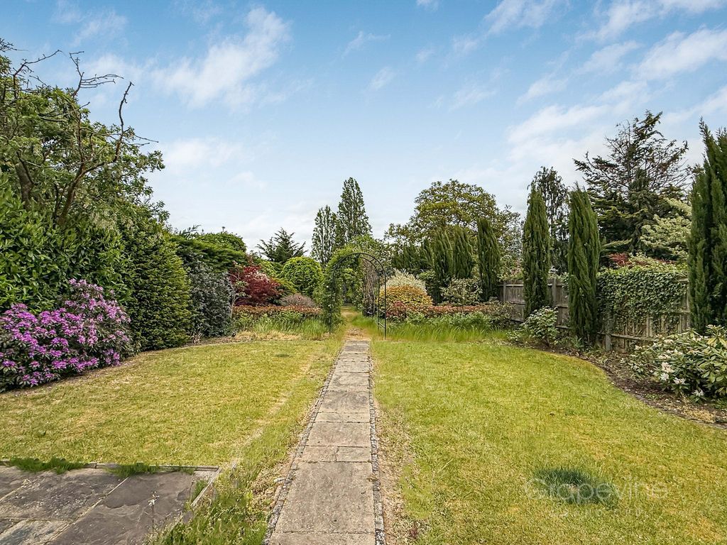 Property photo 2 of 34