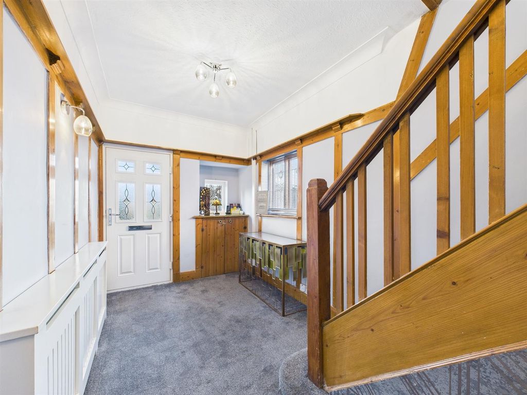 Property photo 3 of 37 Cam03604G0-Pr0243-Still003.Jpg