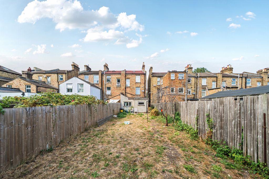 Property photo 3 of 22 1512040-11-6A8F26...