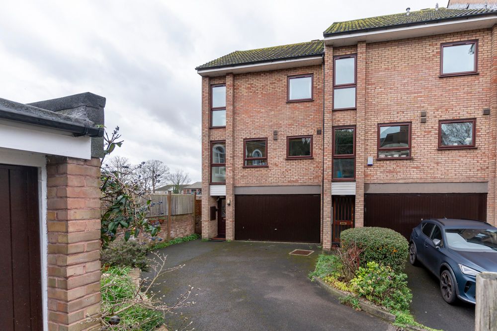 Property photo 2 of 30