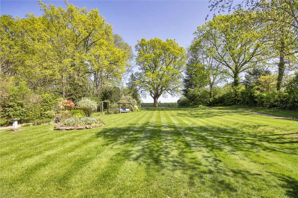 Property photo 2 of 16 Garden