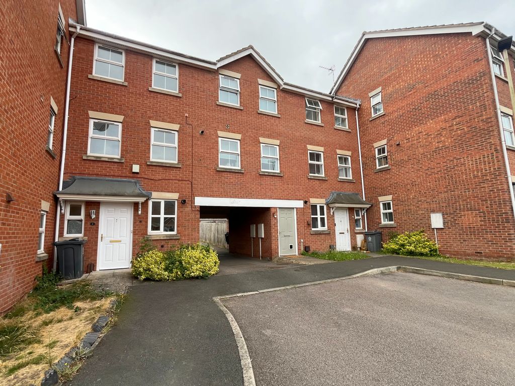 Property photo 2 of 18