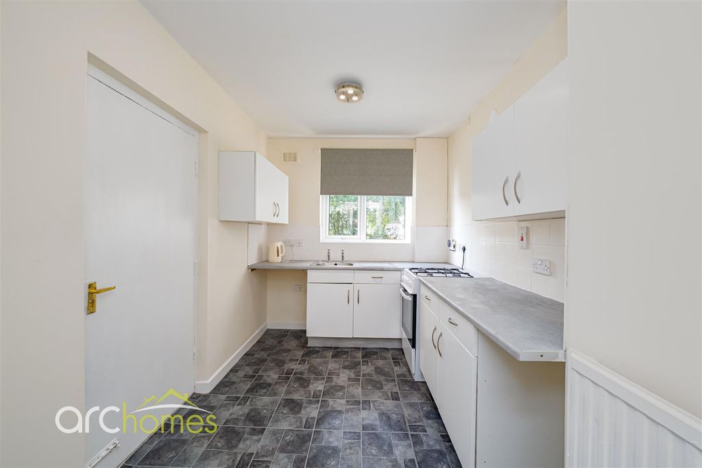 Property photo 3 of 21 Dovedale-6.Jpg