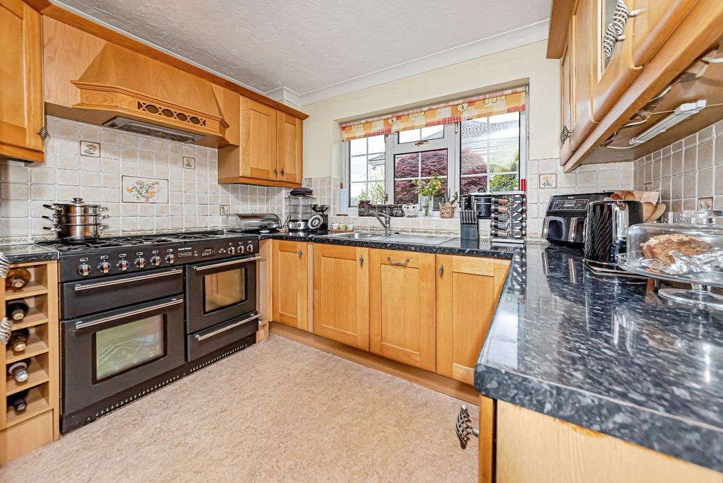 Property photo 2 of 13 Pbox-Img.Jpg
