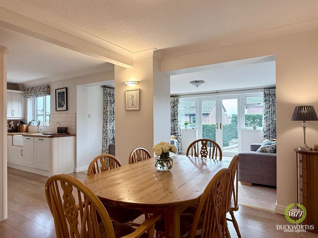 Property photo 2 of 40