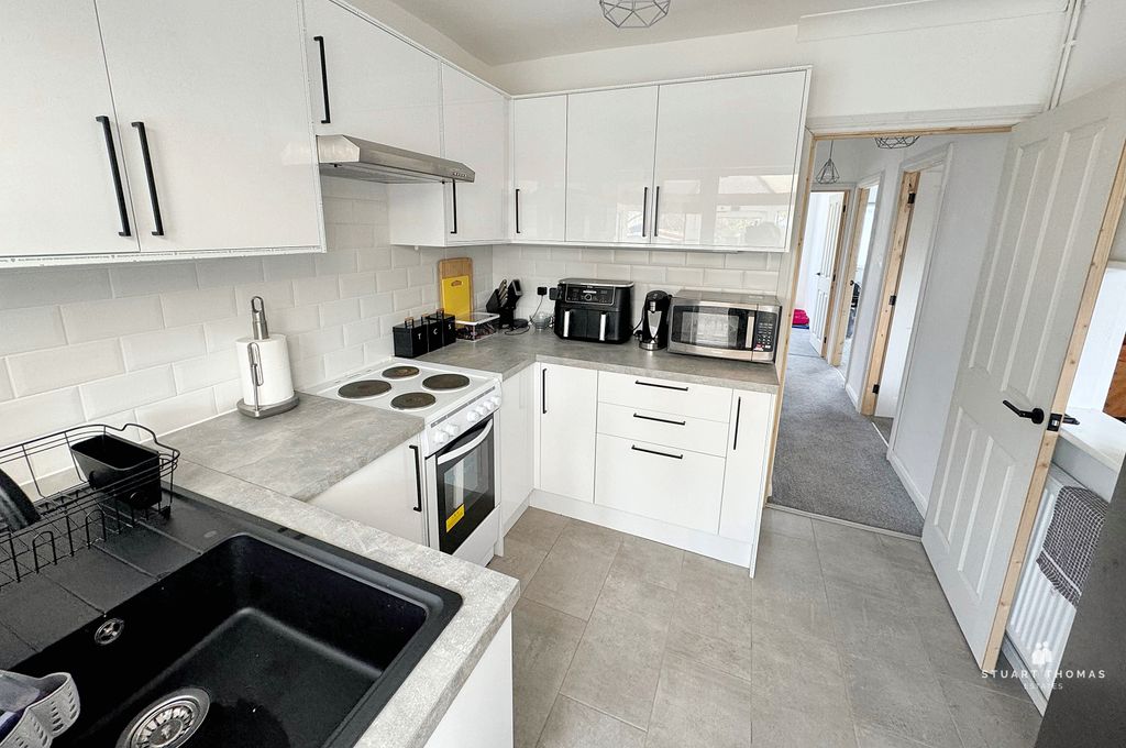 Property photo 2 of 21 15