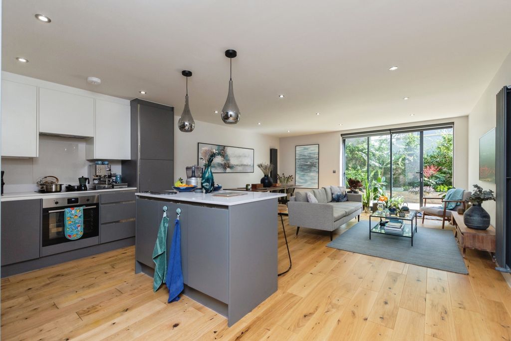 Property photo 1 of 23 Open Plan Living
