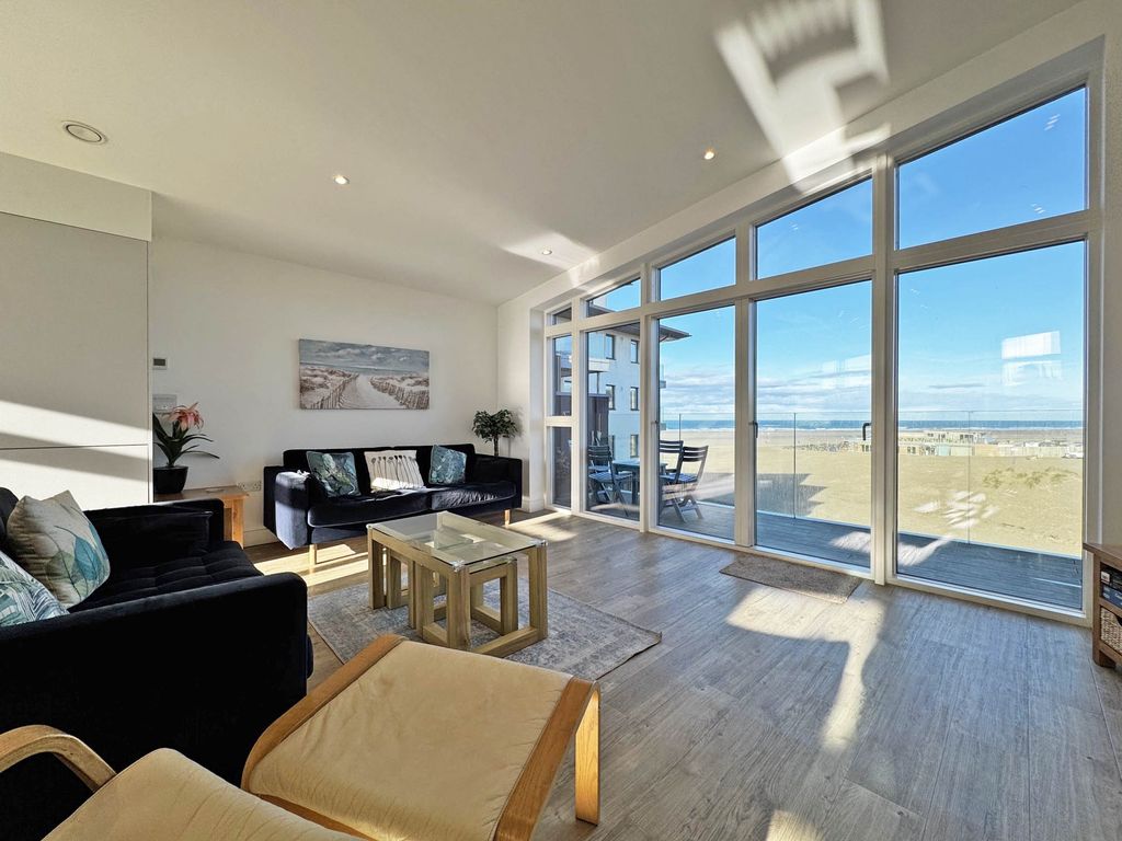 Property photo 3 of 18 Photo 3