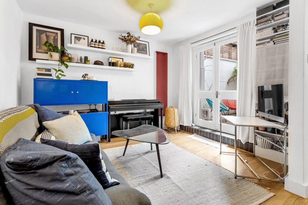 Property photo 3 of 14 Reception