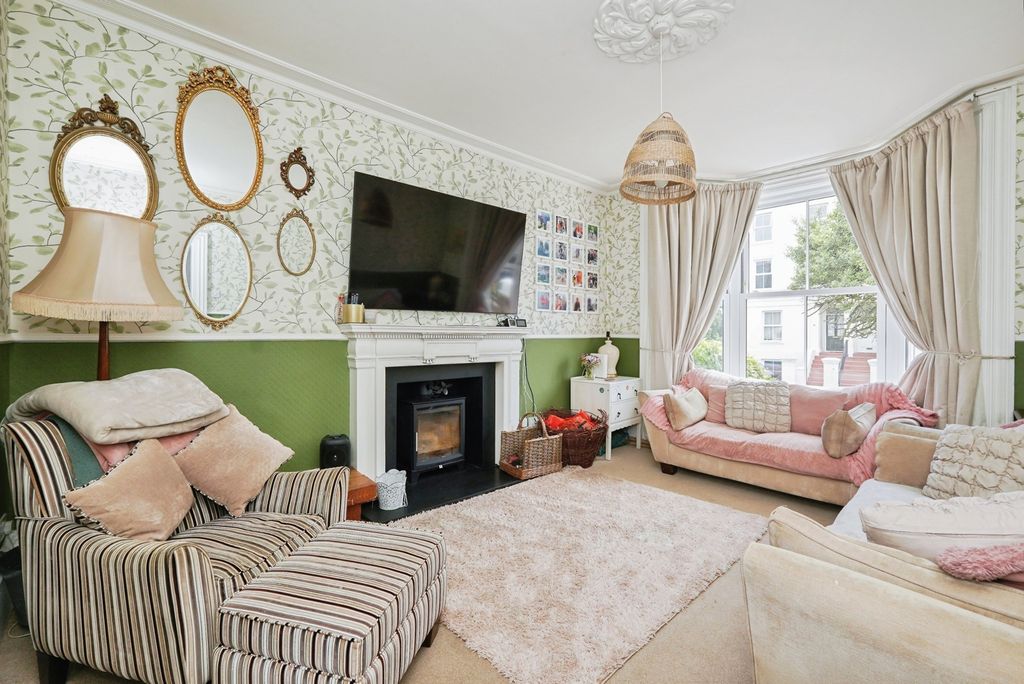 Property photo 2 of 19 Pbox-Img.Jpg
