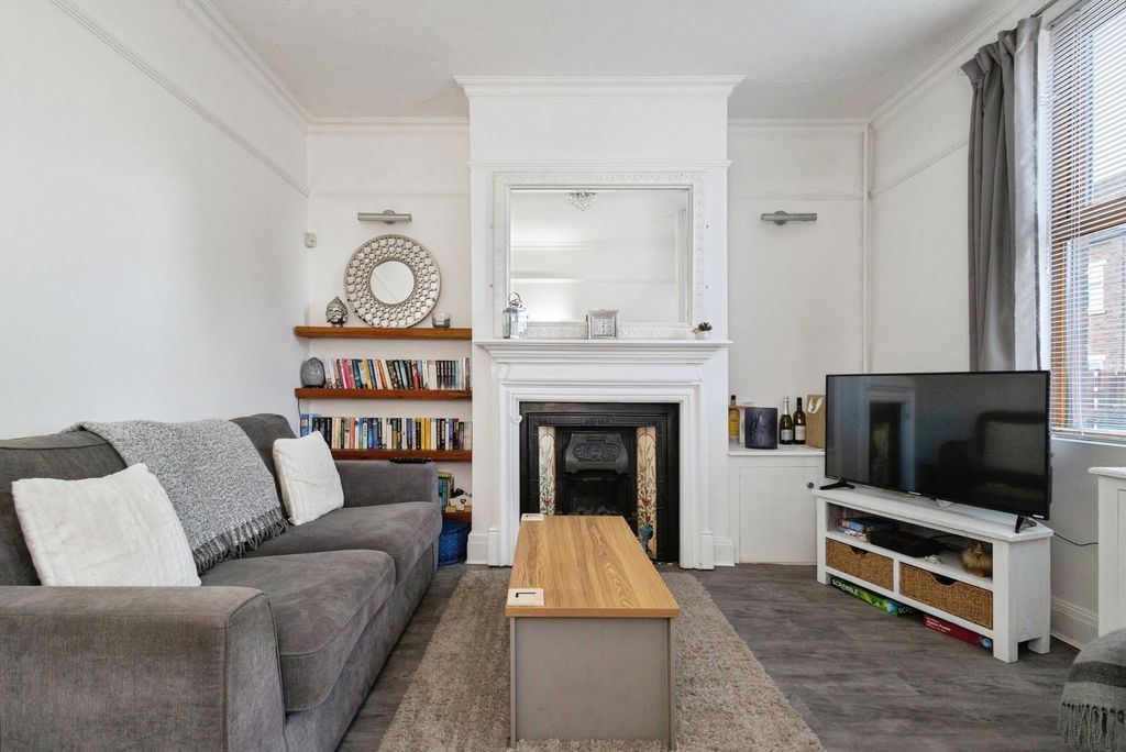 Property photo 3 of 20 Pbox-Img.Jpg
