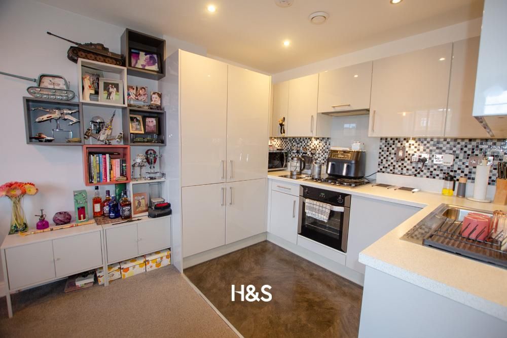 Property photo 2 of 8 2 Sissinghurst - Kitchen.Jpg