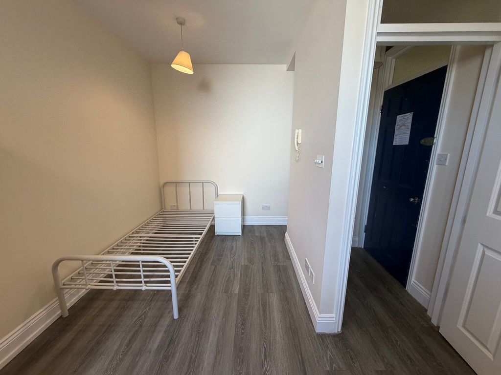 Property photo 2 of 3