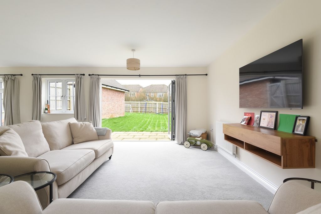 Property photo 3 of 18 4892748