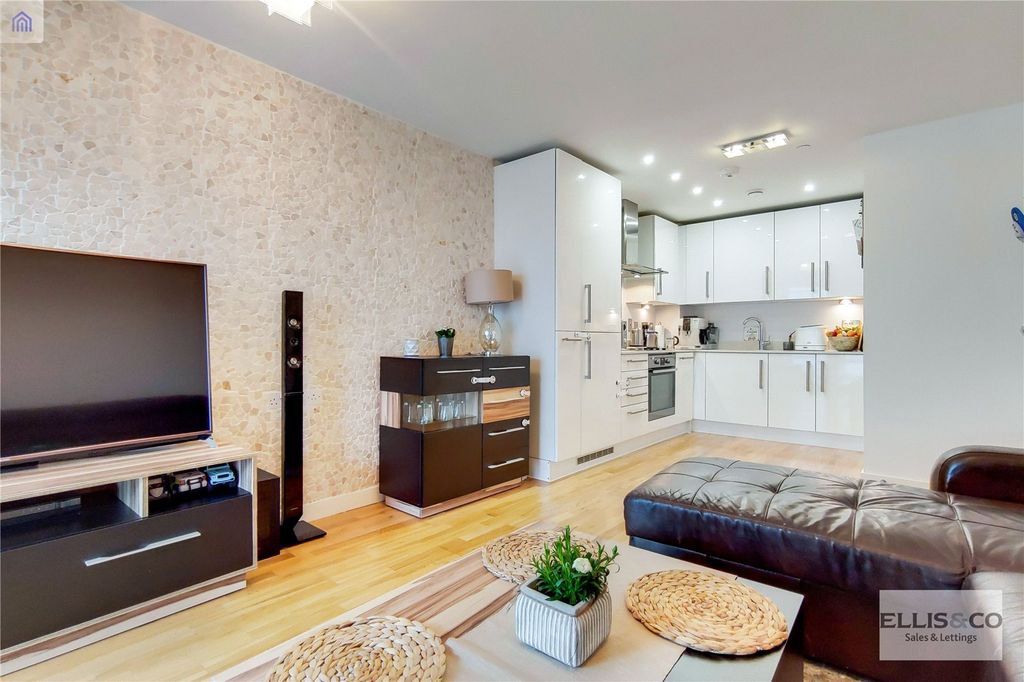 Property photo 3 of 8 Picture No. 02