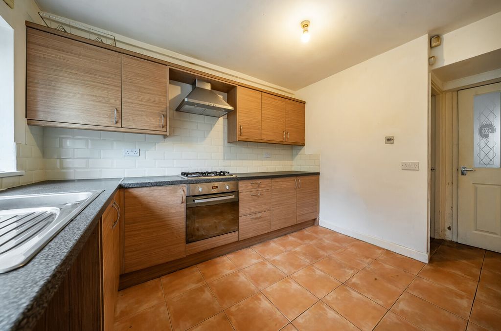 Property photo 3 of 10 1344919-3-68A73F1...