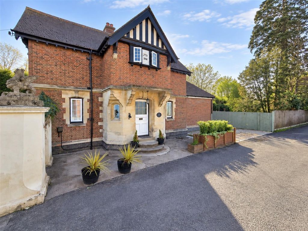 Property photo 1 of 21