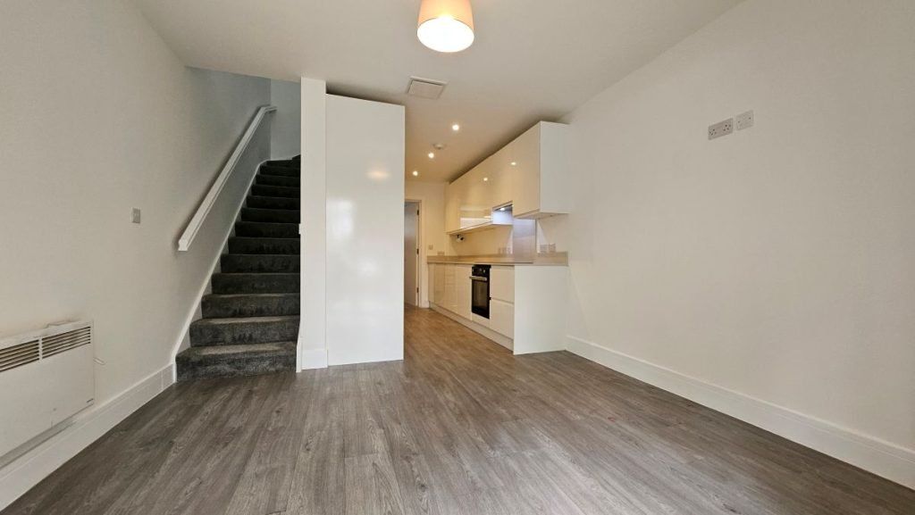 Property photo 2 of 19 3