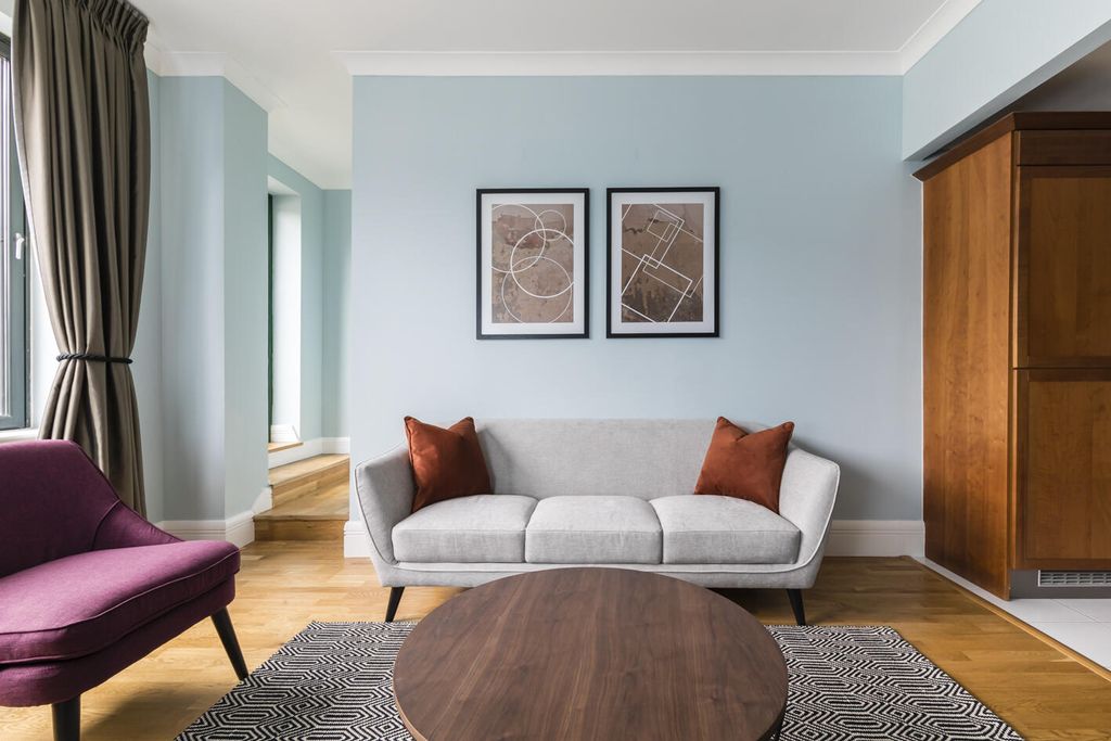 Property photo 1 of 22 Living Room