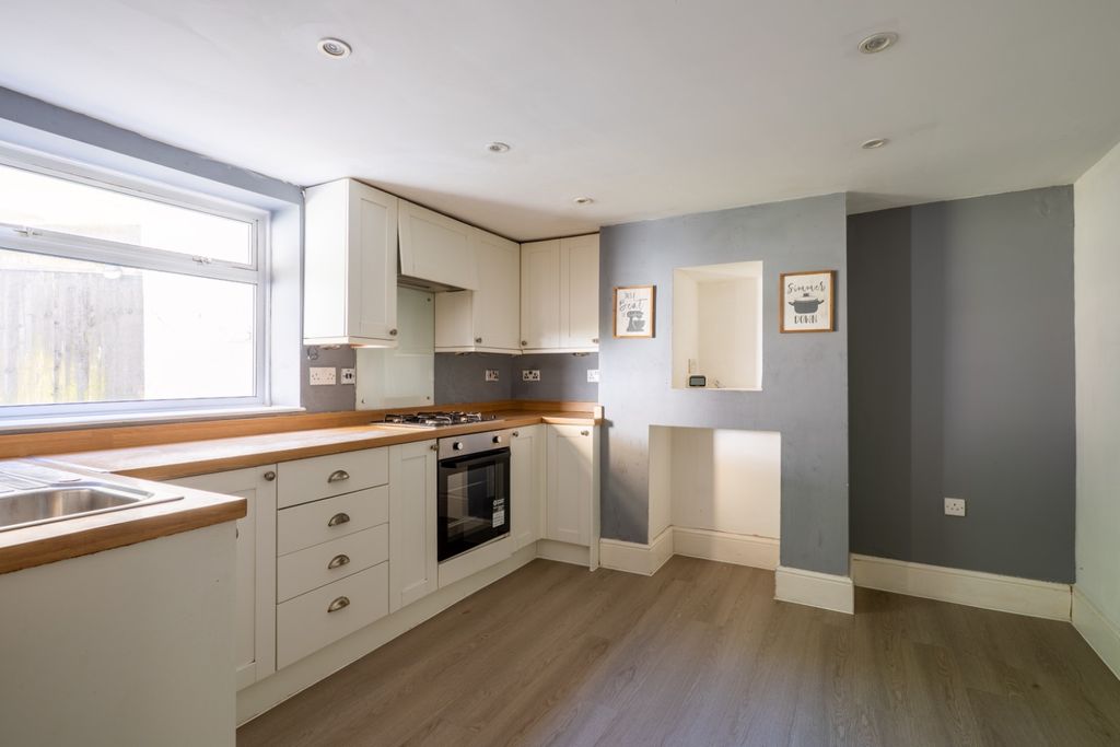 Property photo 2 of 21 5085851