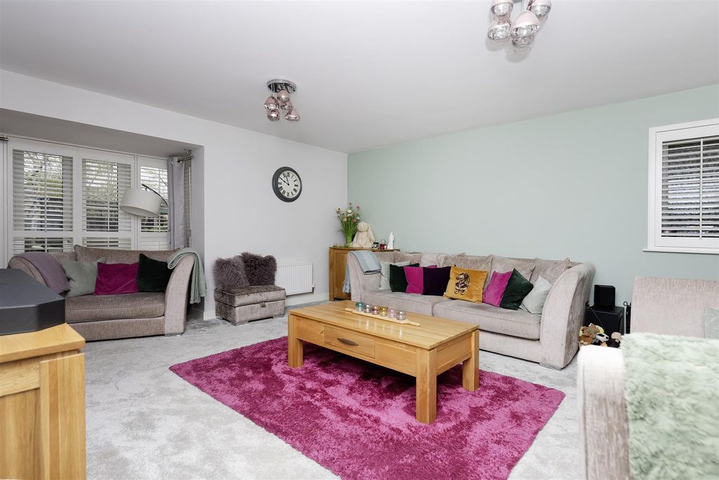 Property photo 3 of 39