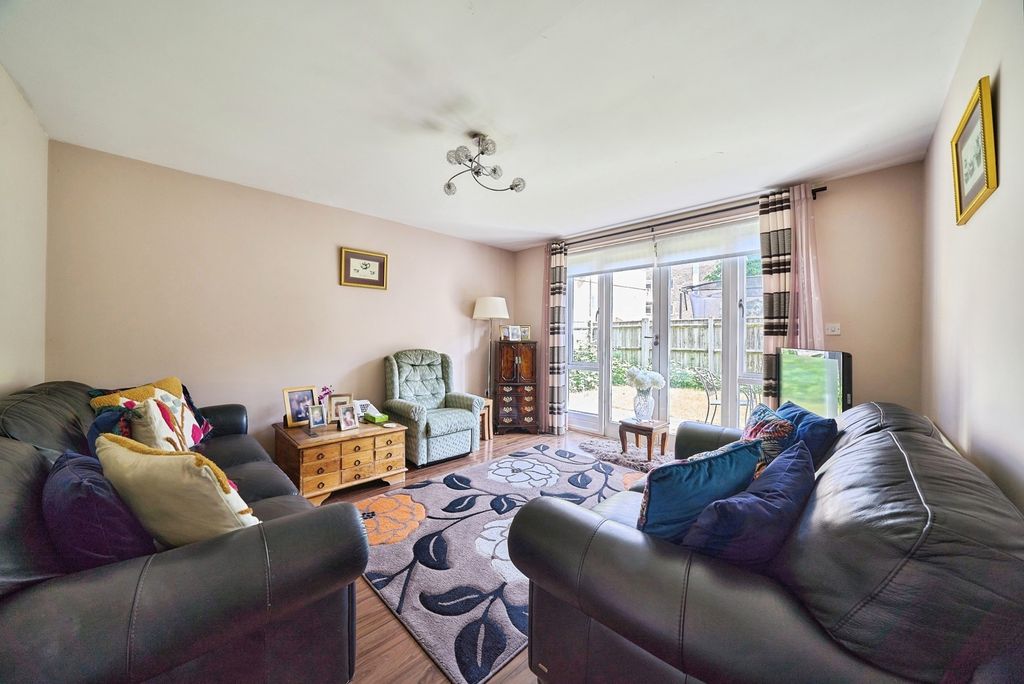 Property photo 3 of 19 Pbox-Img.Jpg